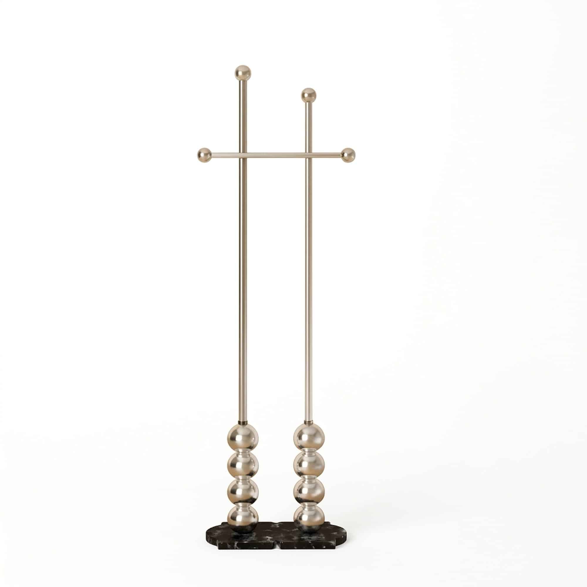 Cuier freestanding din otel inoxidabil lucios cu baza din marmura